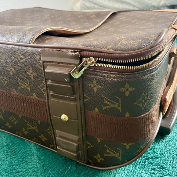 Authentic Louis Vuitton Rolling Suitcase - Picture 8 of 16